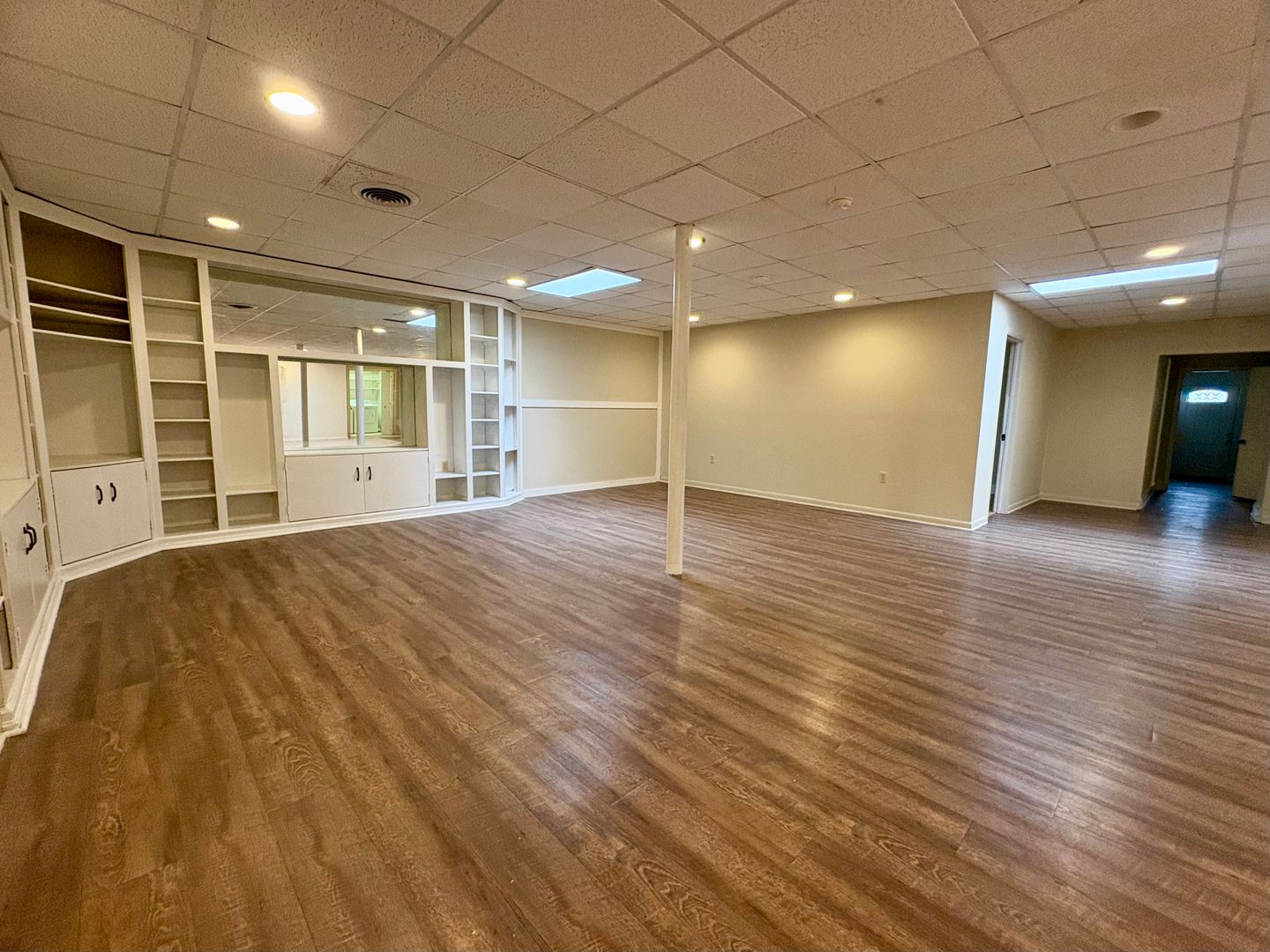 York Apartment: 1325 W Poplar