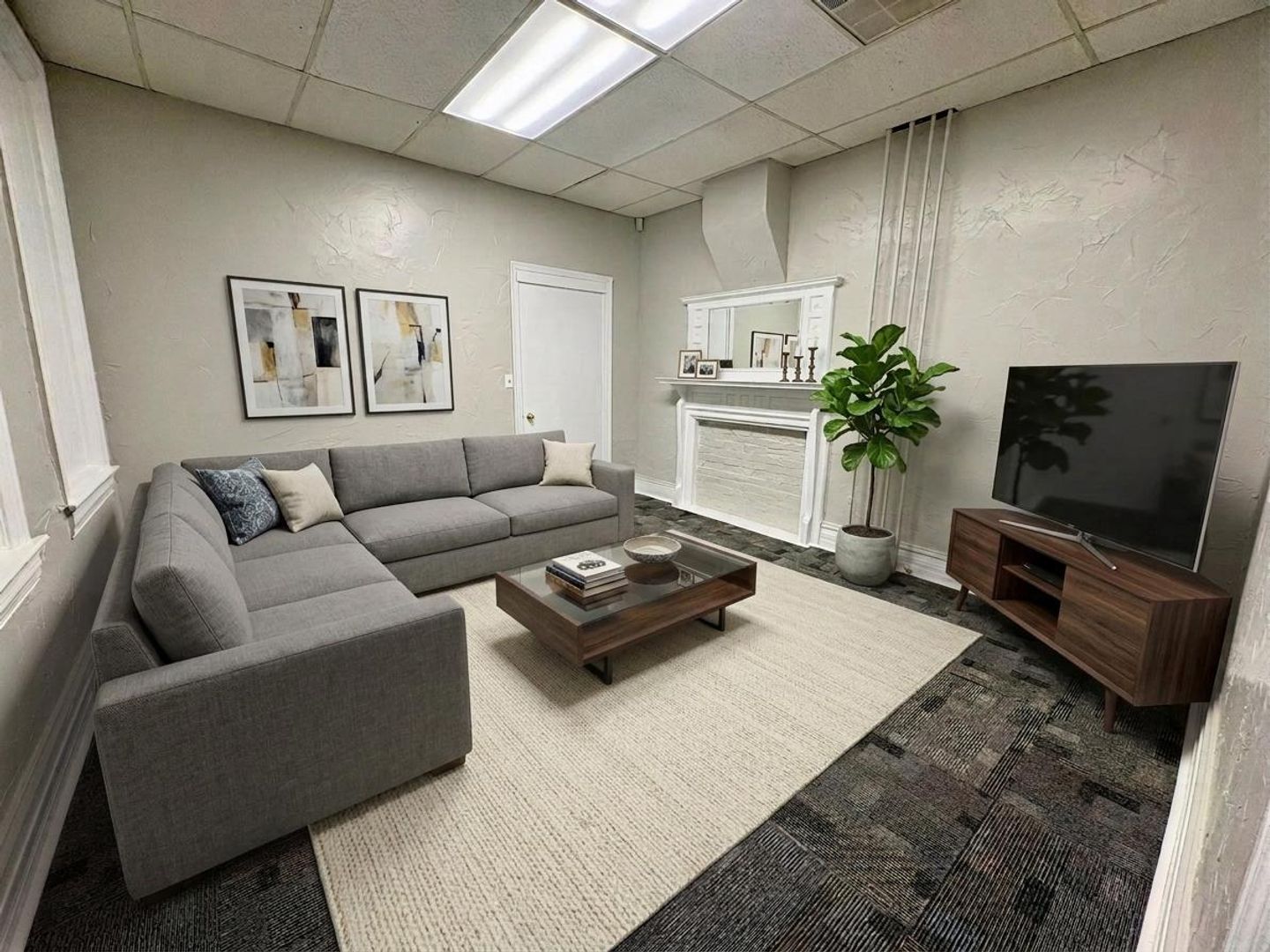 York Apartment: 1366 W Market St