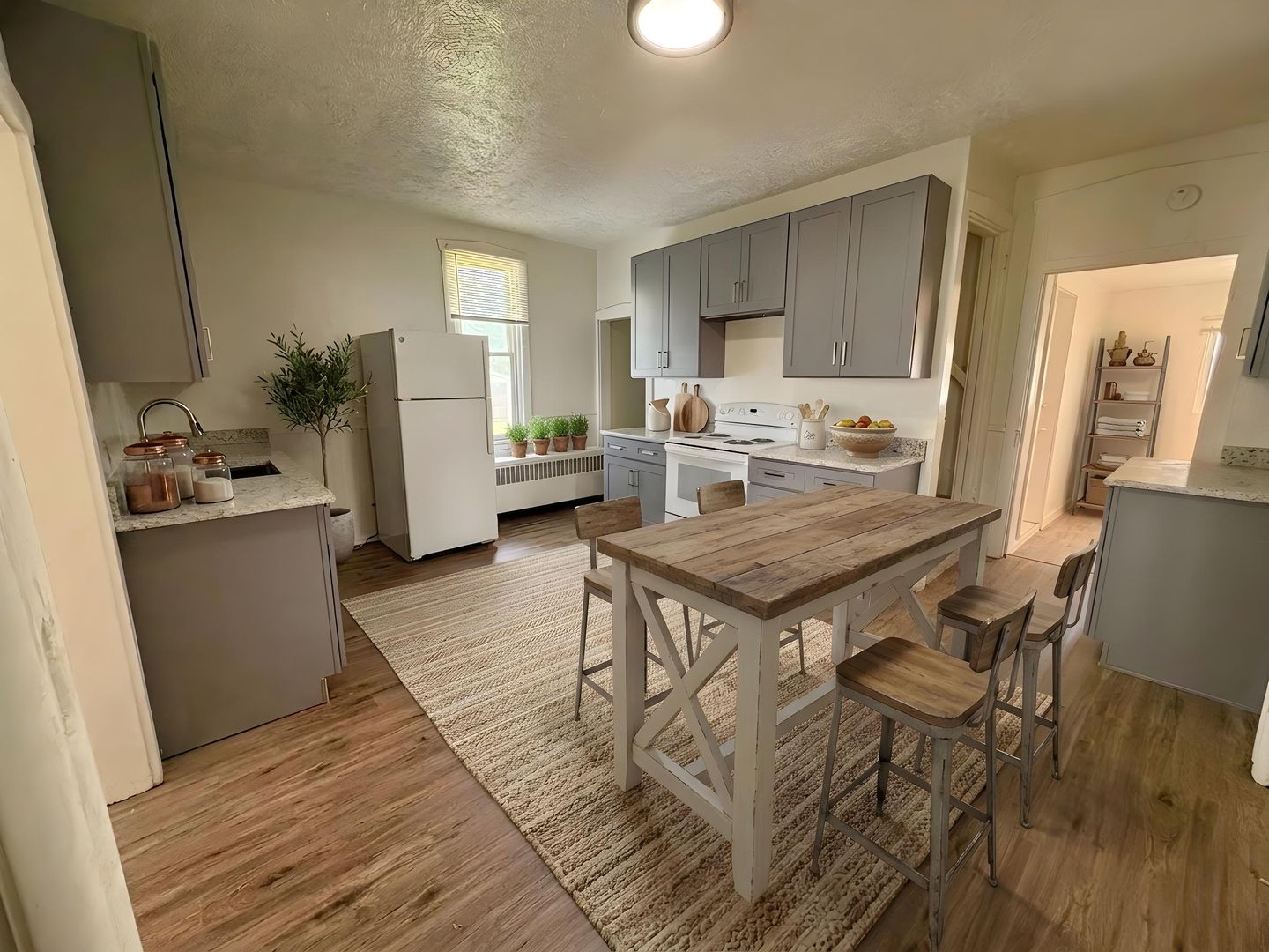 Elizabethtown Apartment: 539 & 541 S Market St