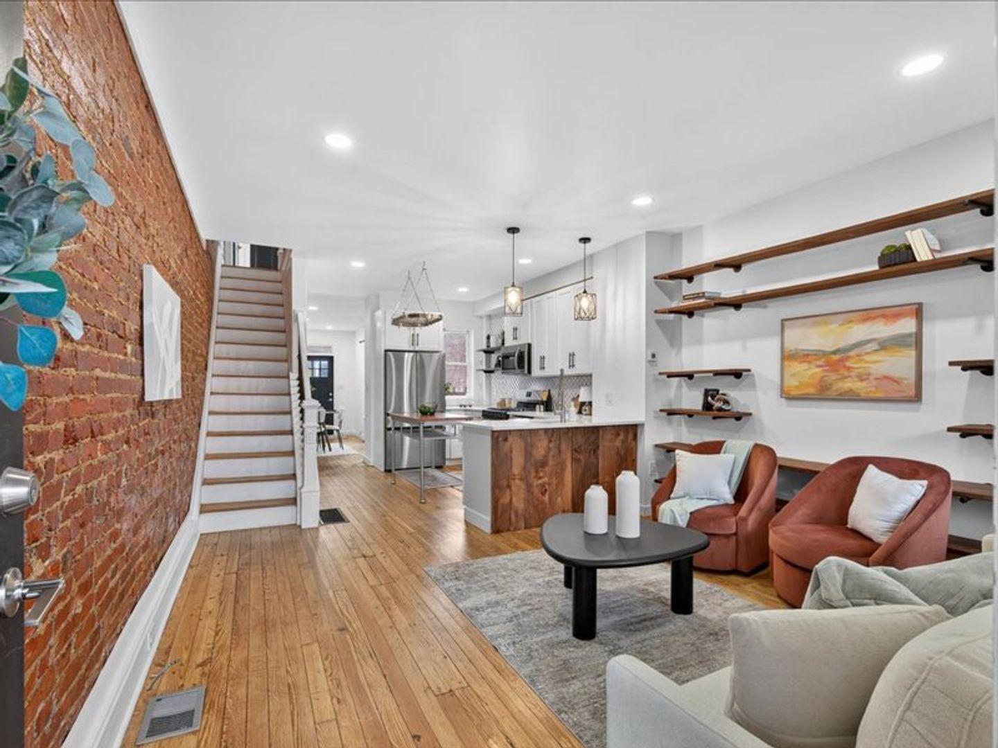 Lancaster House: 584 N Plum Street