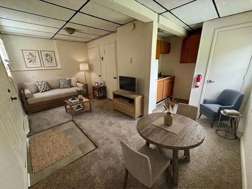 Cozy Efficiency Available in Middletown!