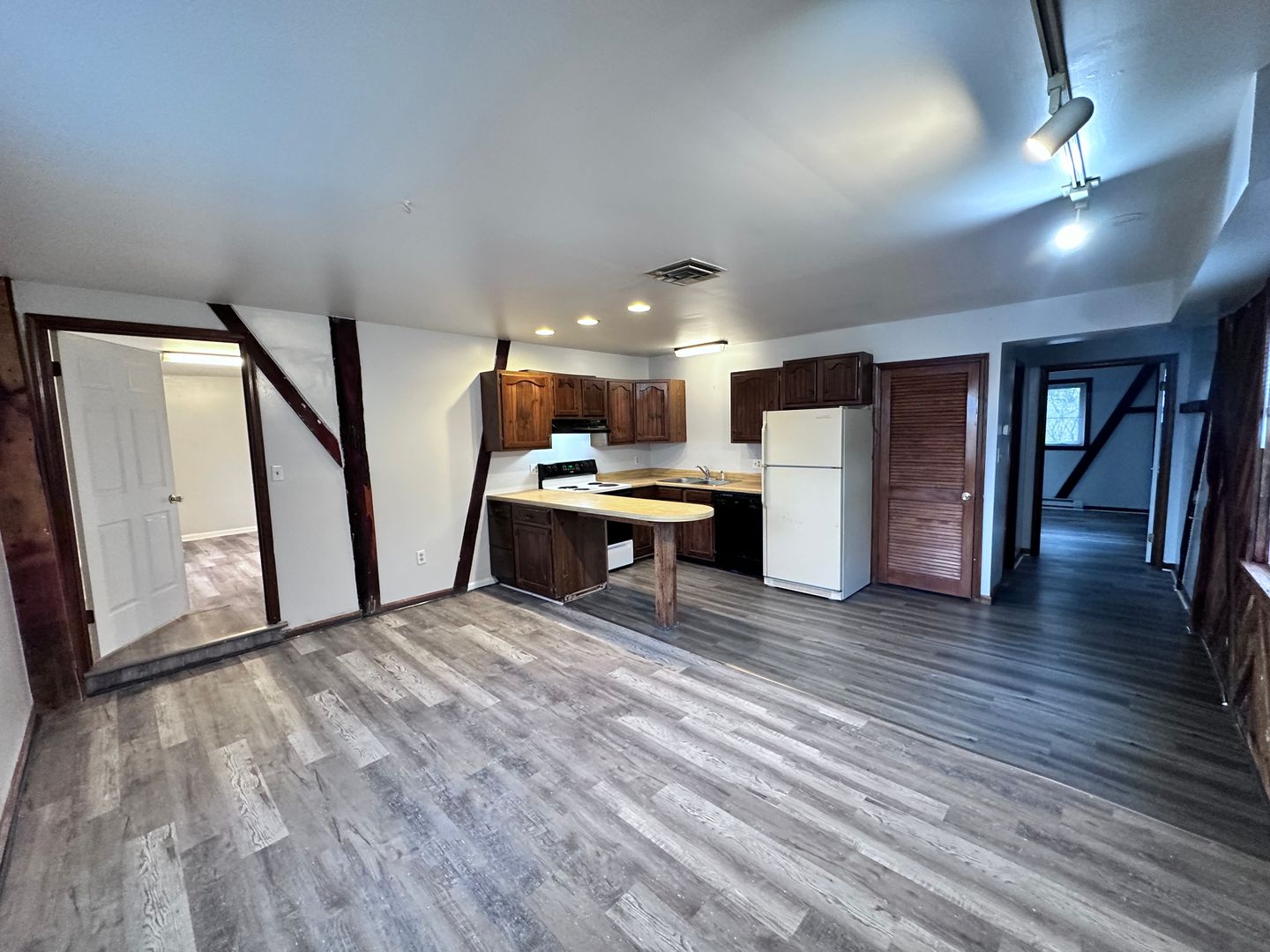 Harrisburg Apartment: 25 Sarhelm Rd