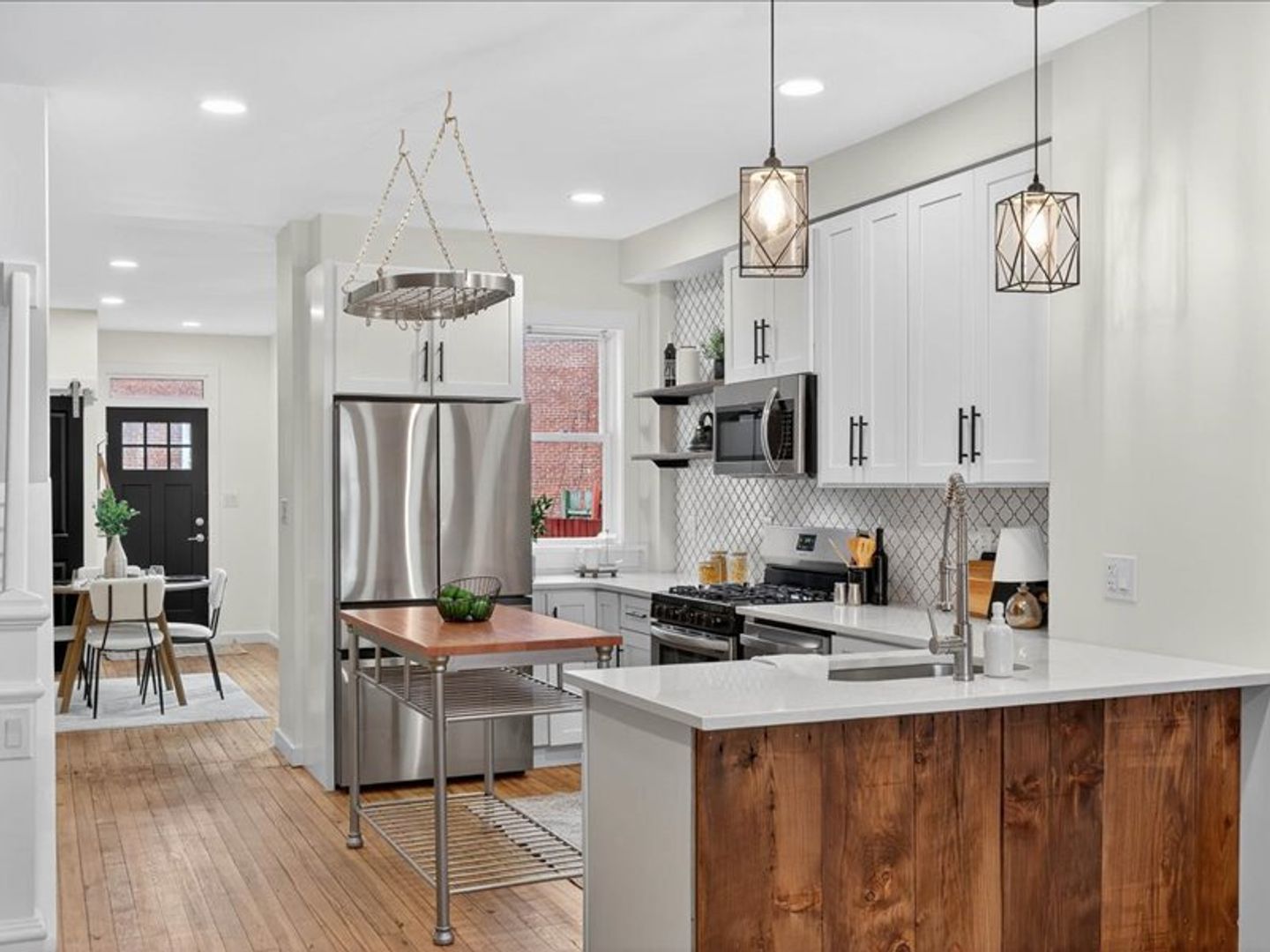 Lancaster House: 584 N Plum Street