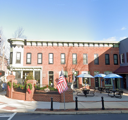 Prime Location Storefront on the Square in Elizabethtown!
