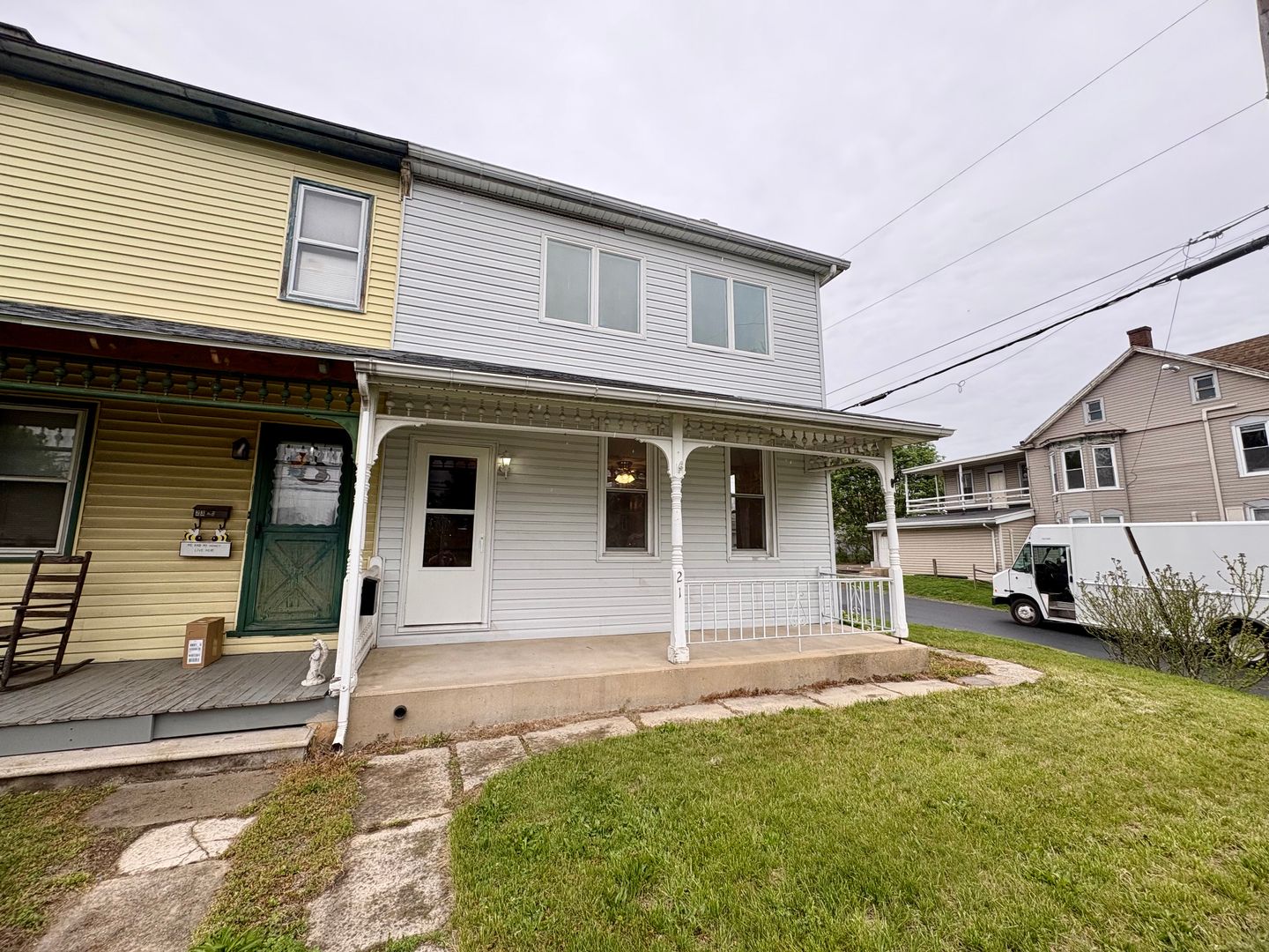 Lebanon House: 21 Maple St