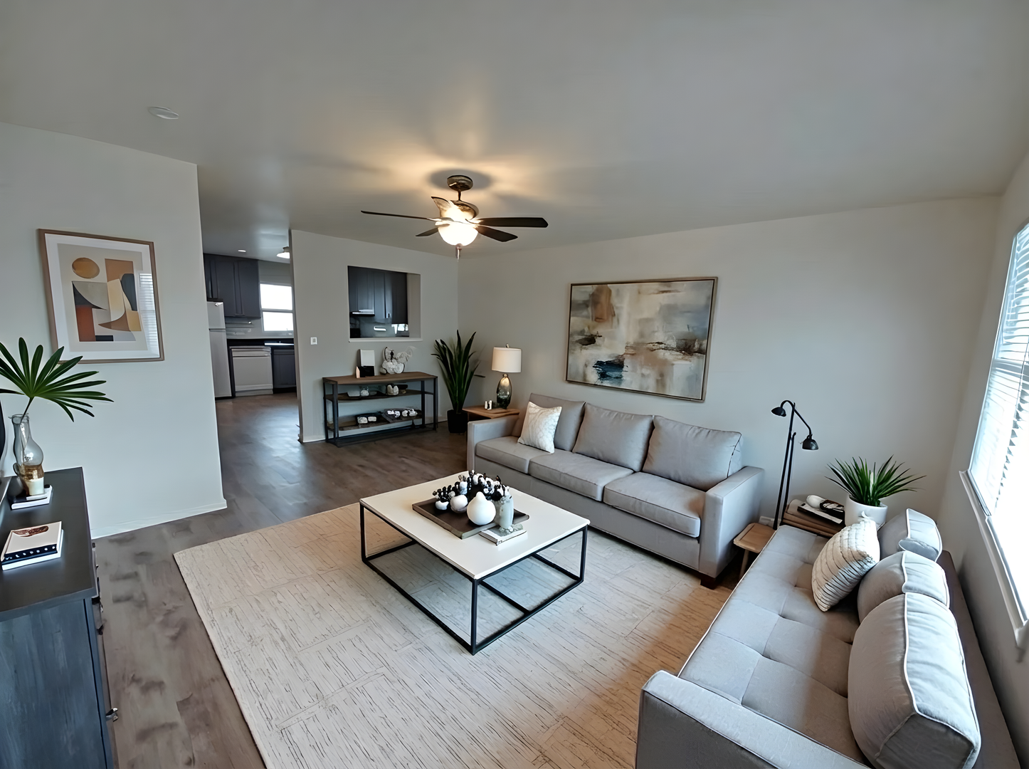 Elizabethtown House: 321 N Cherry Alley