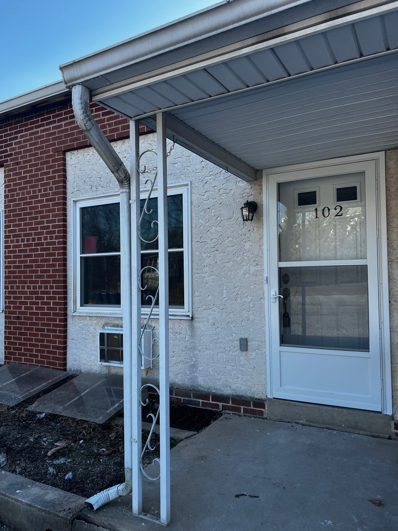 Elizabethtown Apartment: 133 N Poplar Street