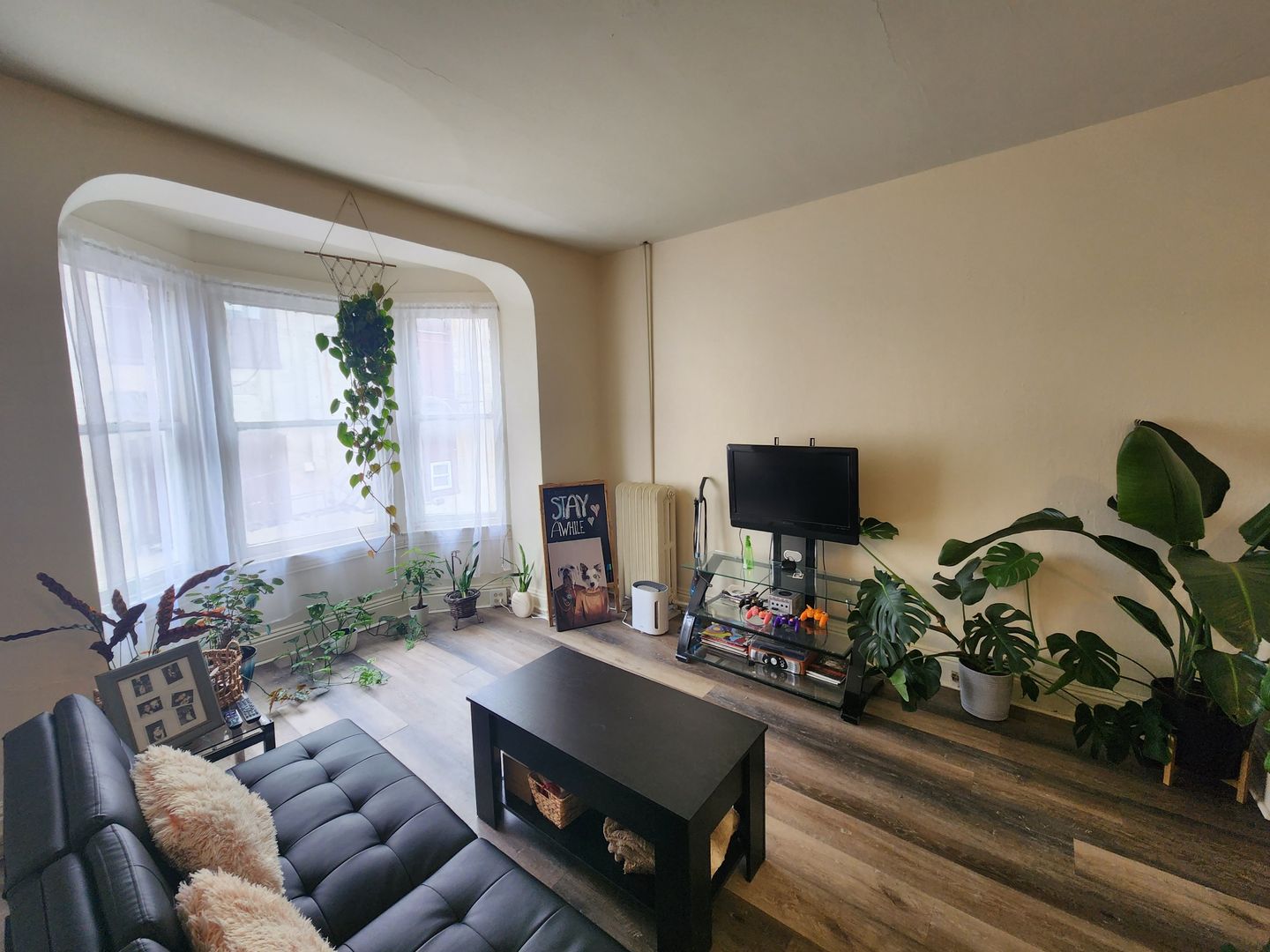 York Apartment: 643 Lincoln St