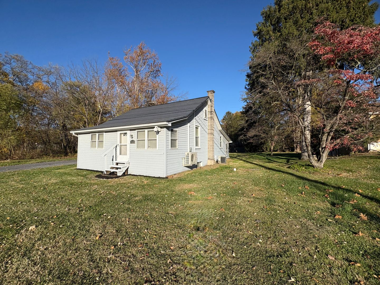 Middletown House: 2618 River Road