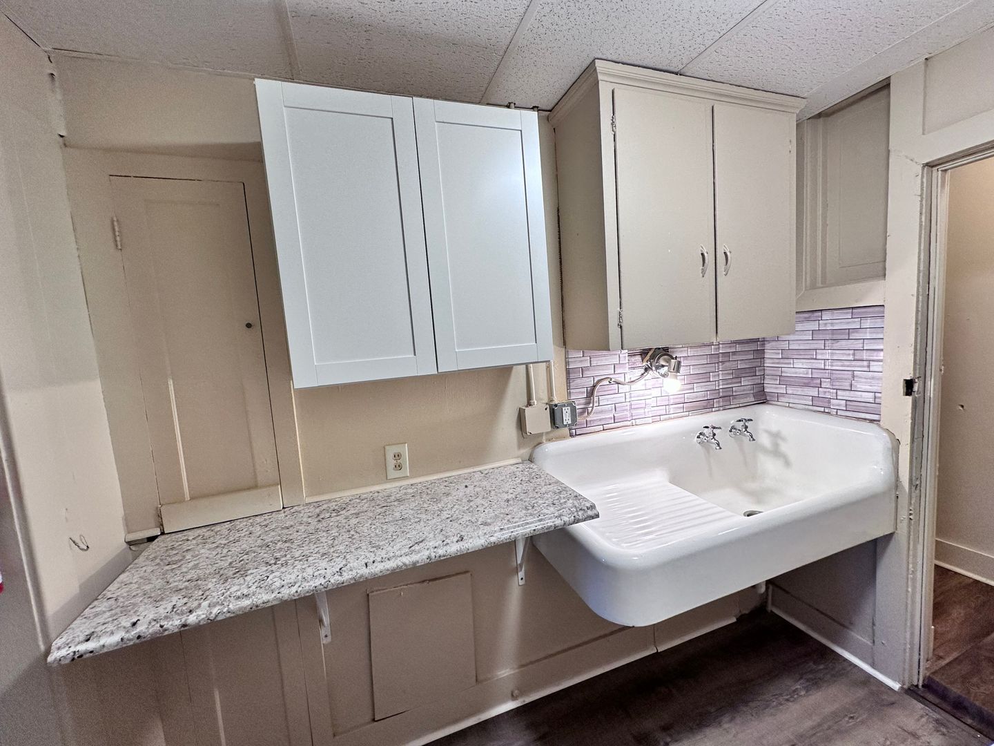 Lebanon Apartment: 25 S 8th St