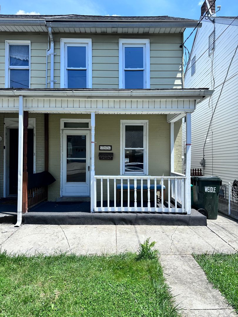 Lebanon House: 706 N 2nd Ave