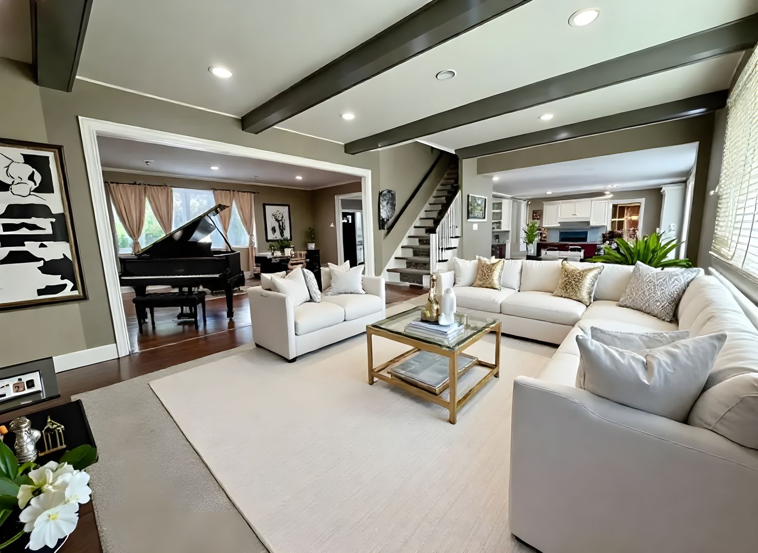 4 Bedroom Single Family Home Available in Lancaster!