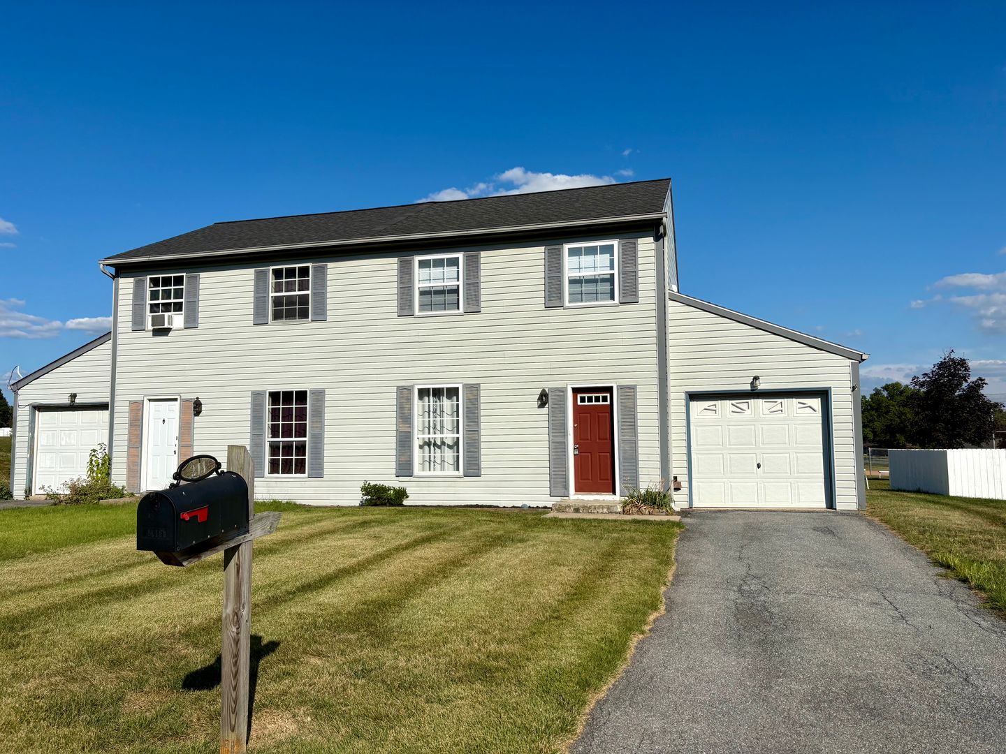 Mount Joy House: 211 Grandview Circle