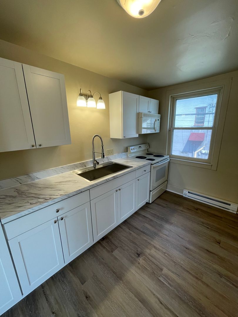 Elizabethtown Apartment: 59 N Market St