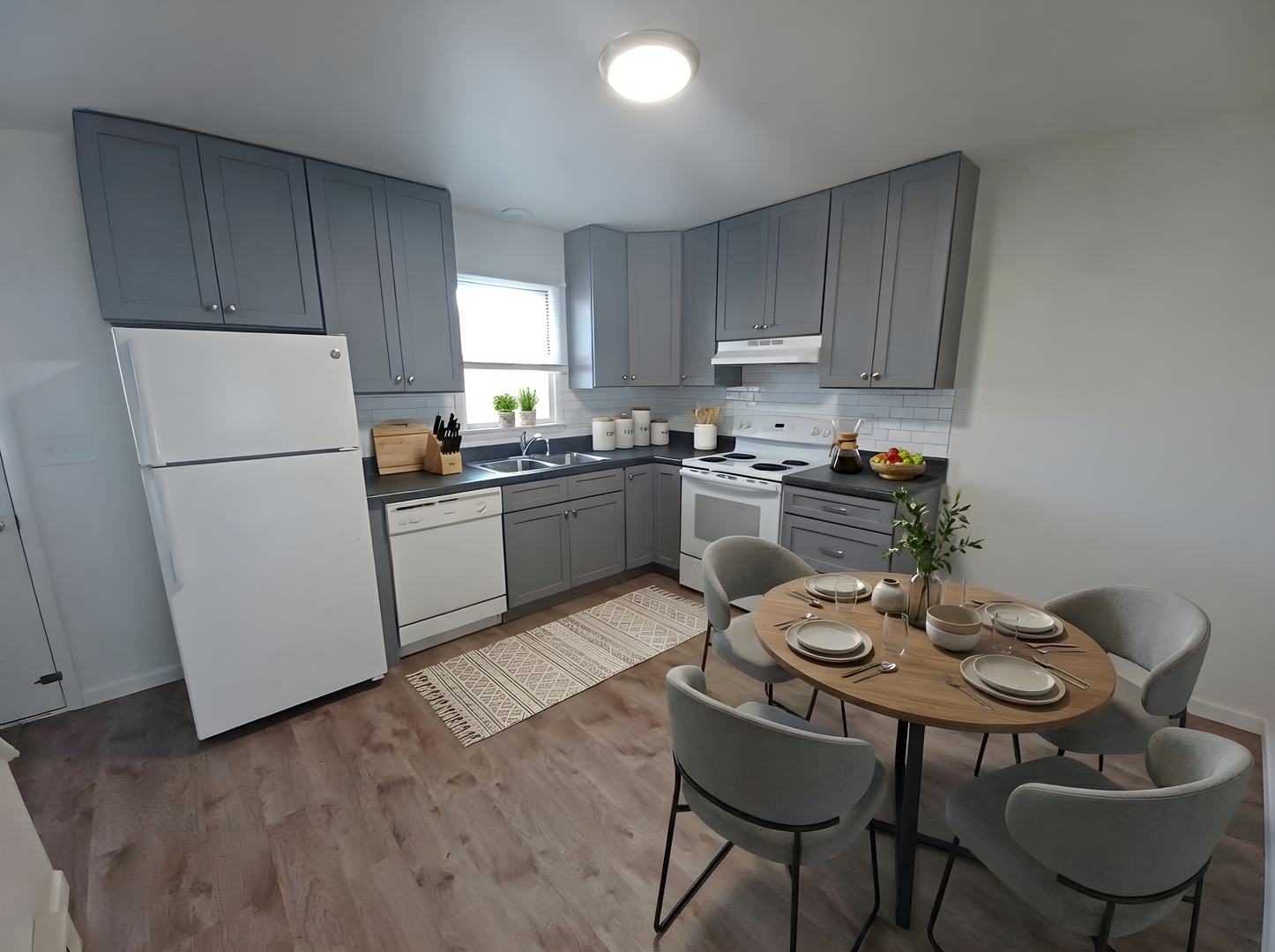 Elizabethtown House: 321 N Cherry Alley