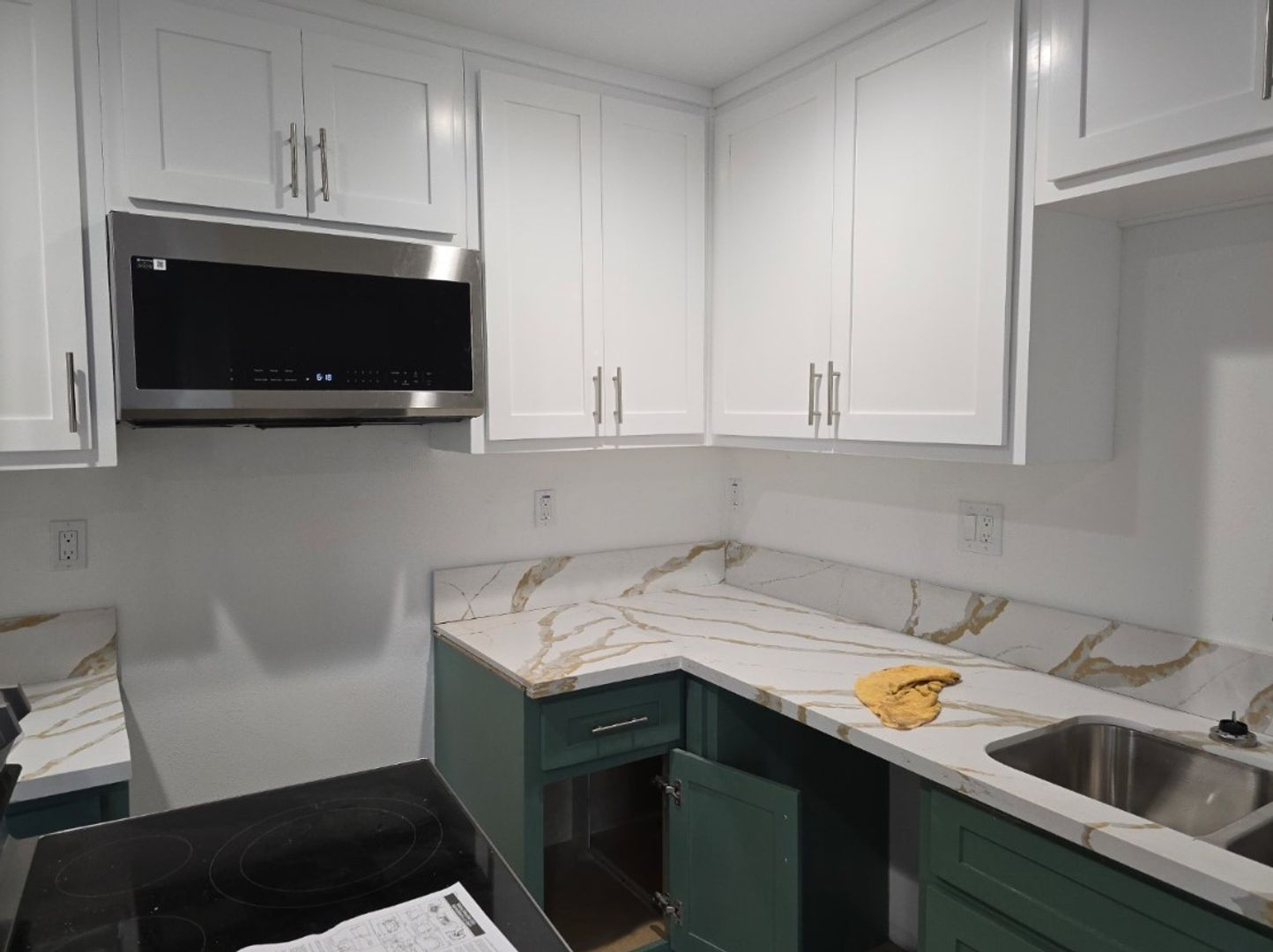 LOS ANGELES Apartment: 1319 E 59TH PL