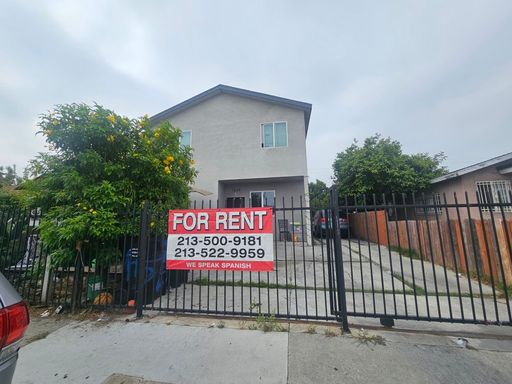 2020-Built Home Near DTLA with Fully fenced and gated property – photo 1