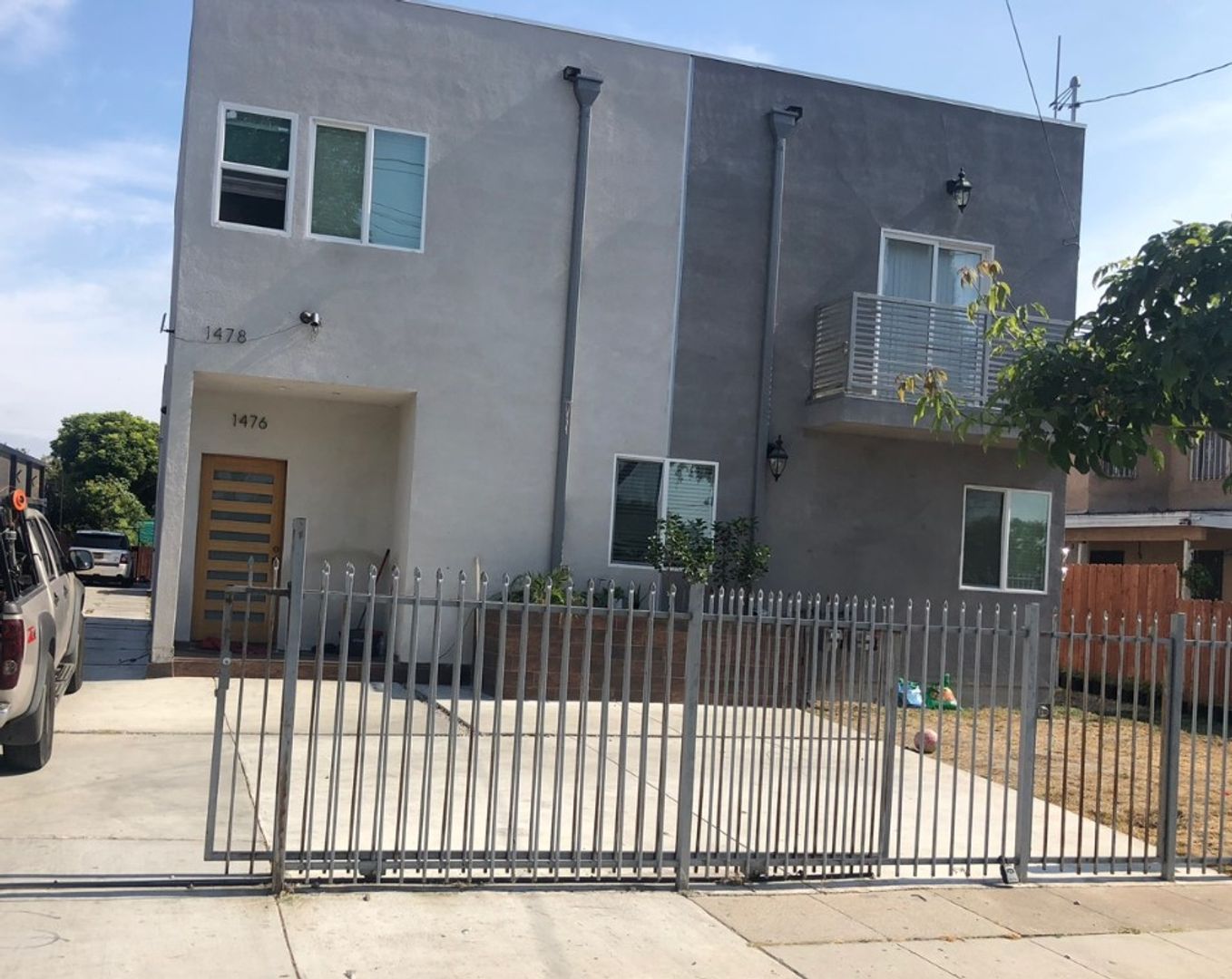 Los Angeles Apartment: 1476 E 107 Th St