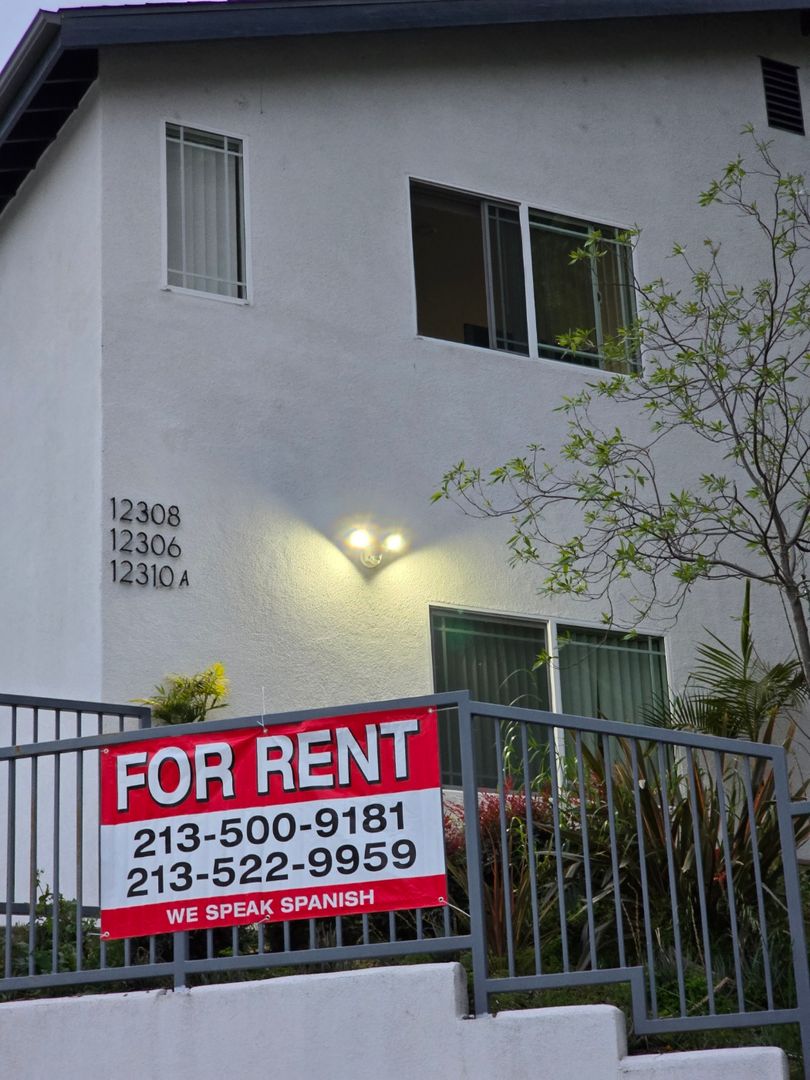 WHITTIER Apartment: 12306 VALLEY VIEW AVE