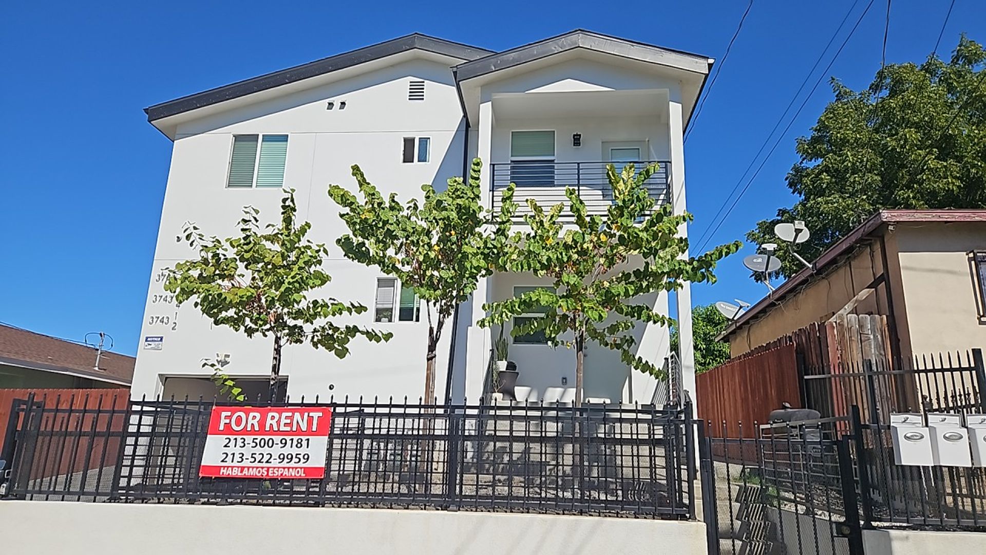 LOS ANGELES Apartment: 3743 LANFRANCO ST