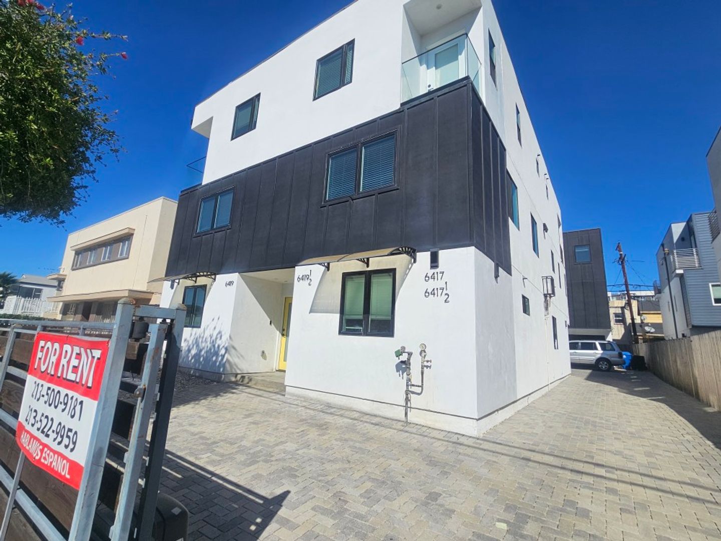 Los Angeles Apartment: 6417 Lexington Ave