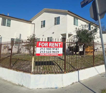 Huge Living Space,4car+ parking space(Big lot), 2020Year Built, near downtown!!! – photo 1