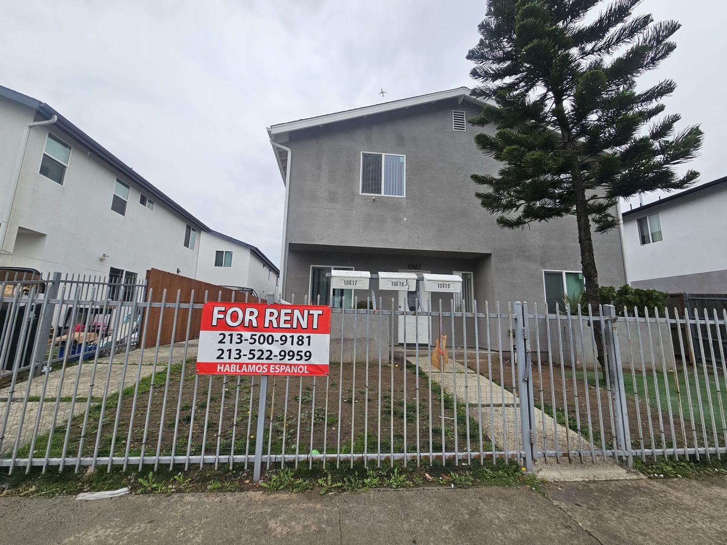 LOS ANGELES Apartment: 10617 S BROADWAY AVE