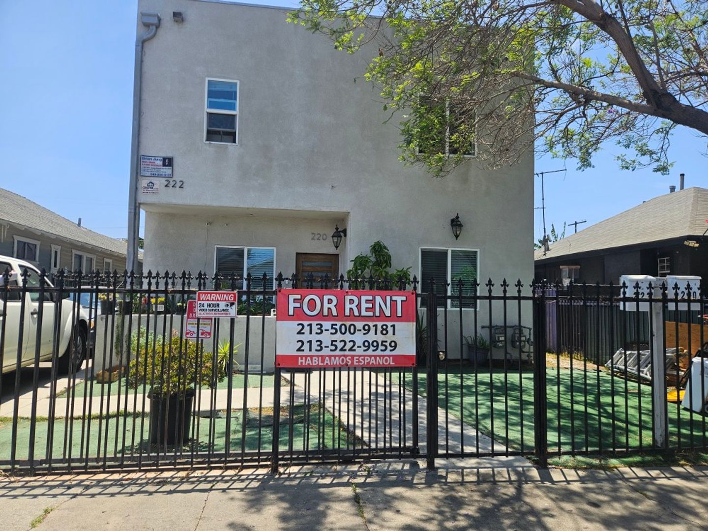 Los Angeles Apartment: 220 E. 61st St.