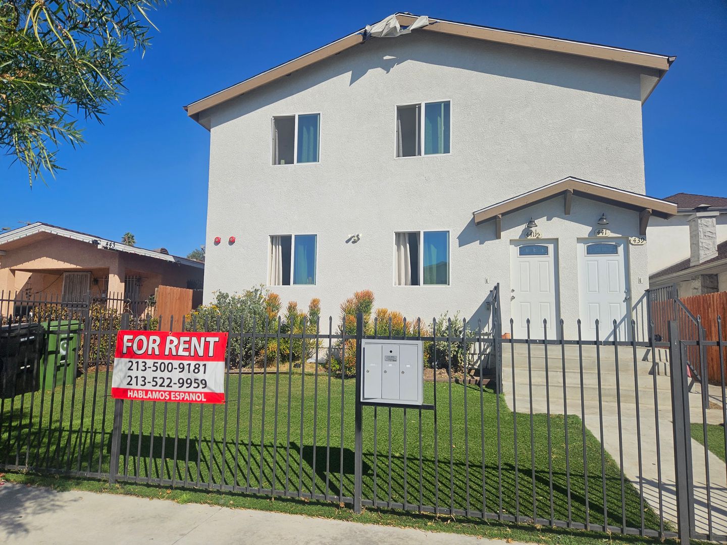 Los Angeles Multiplex: 441 1/2 W 71st St