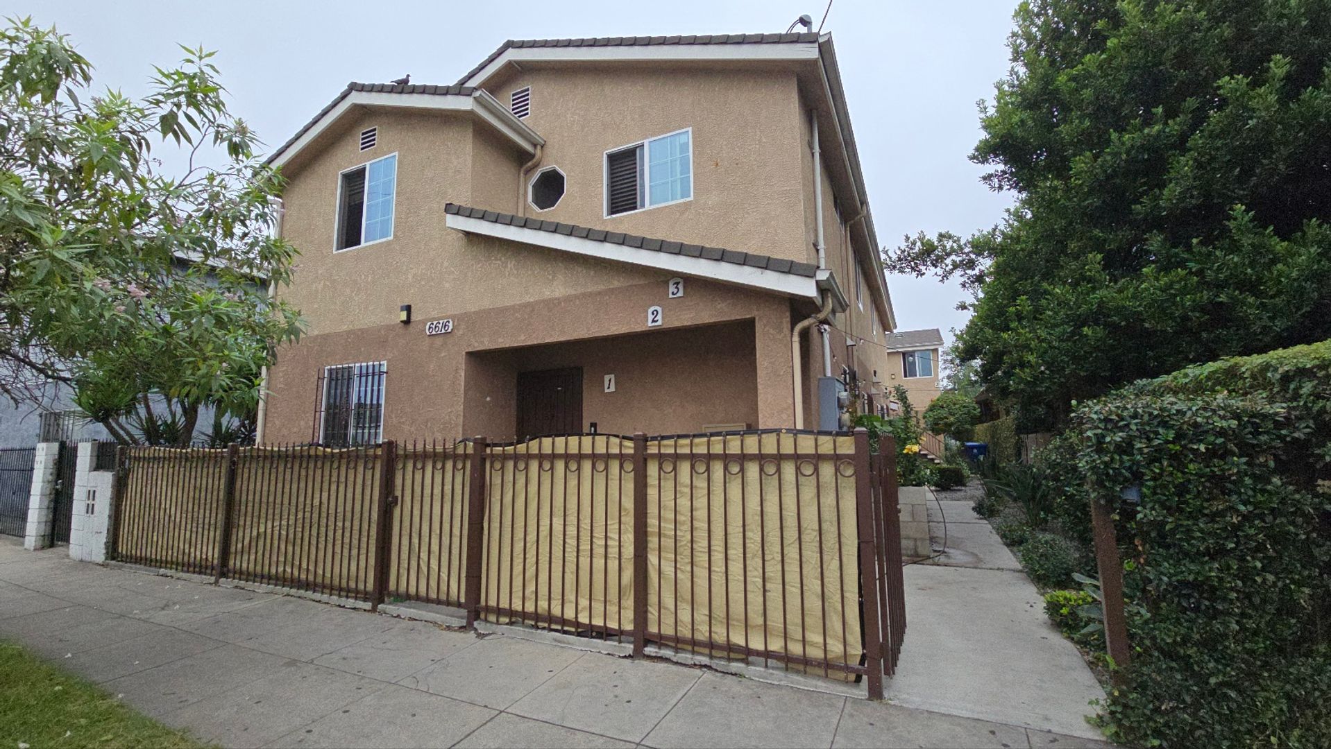 Los Angeles Apartment: 6616 S FIGUEROA ST