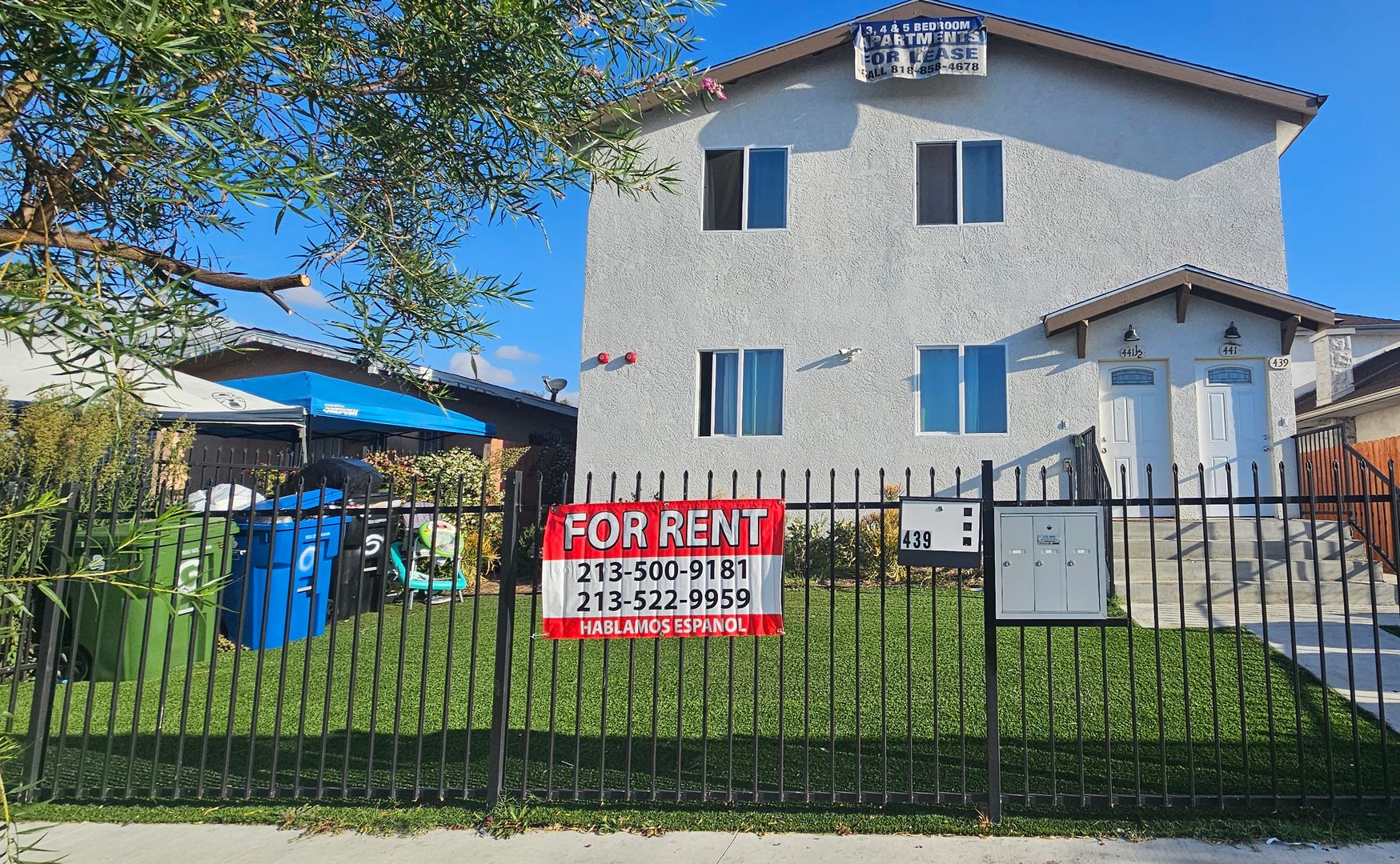 Los Angeles Apartment: 439 W 71st St