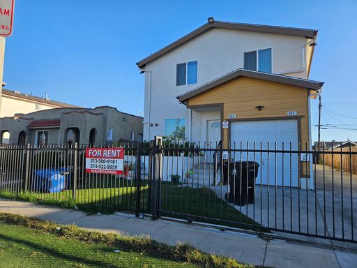 MOVE IN READY BRAND NEW CONSTRUCTED DUPLEX 5 BED 3 BATH WITH GARAGE $3600