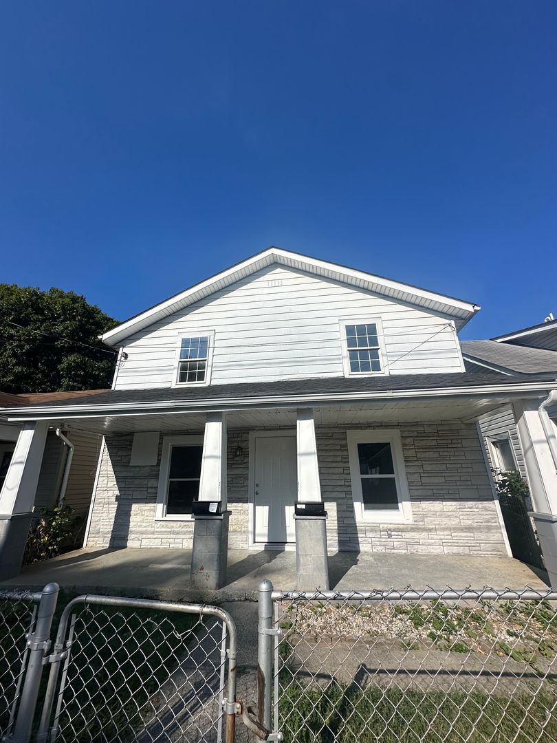 Hamilton House: 821 Martin Ave #B