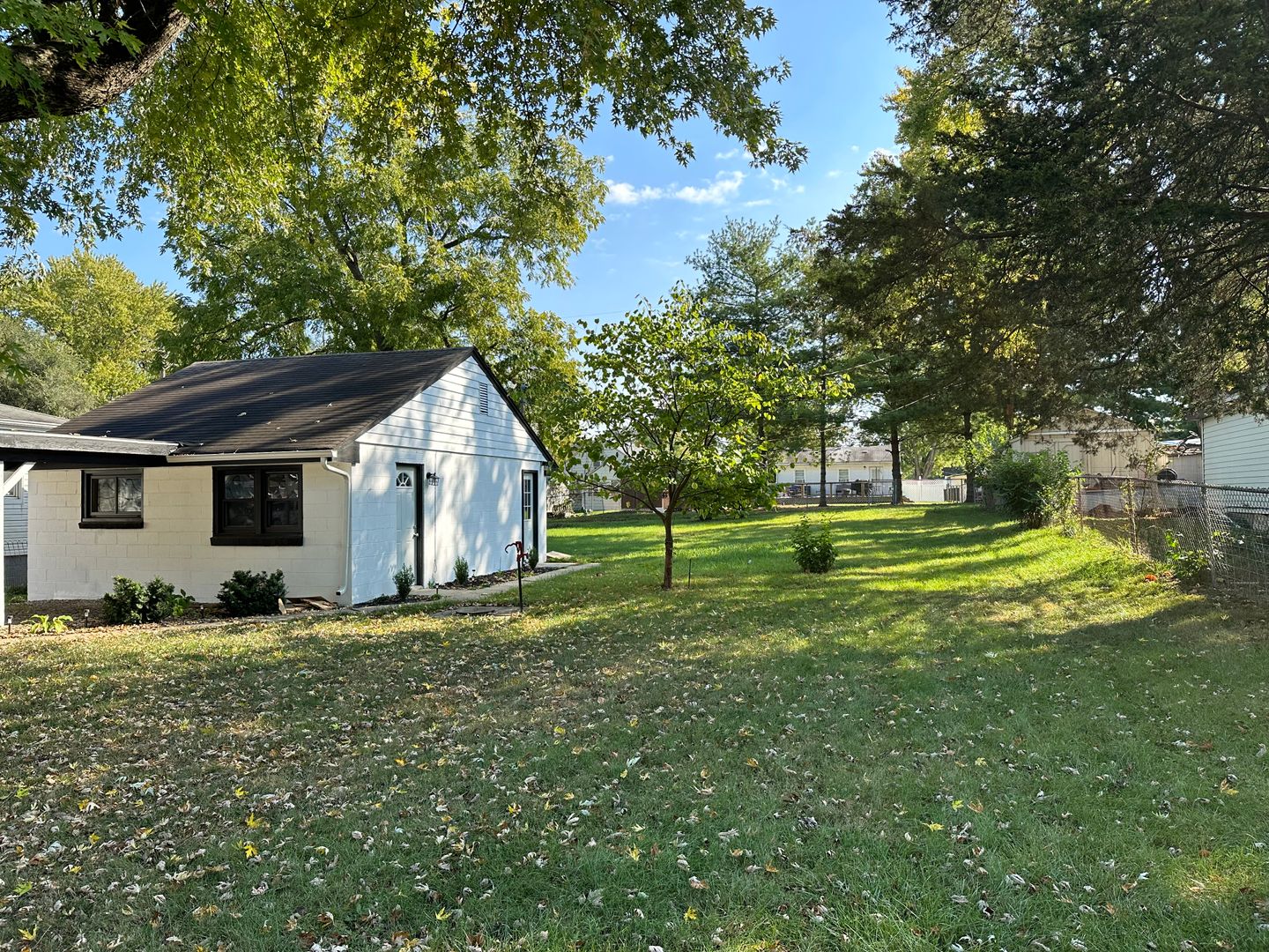 Hamilton House: 1956 Williams St