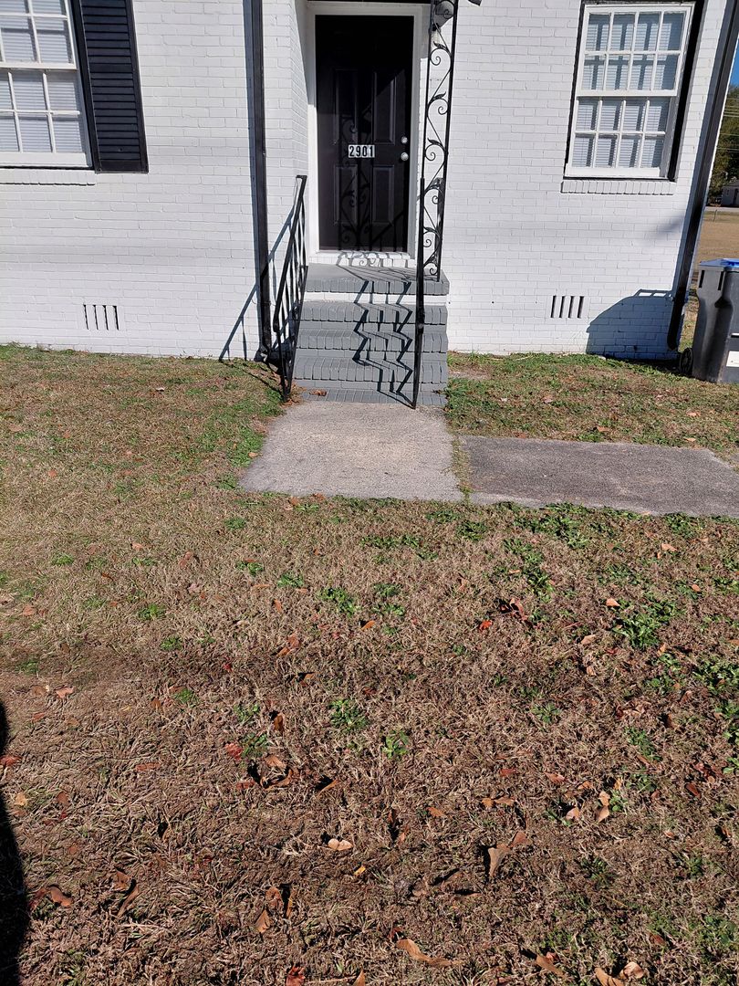 Augusta House: 2901 Jefferson Street