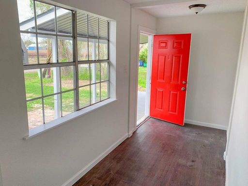 303 Harlem St, Sweeney, TX 77480