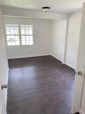 303 Harlem St, Sweeney, TX 77480