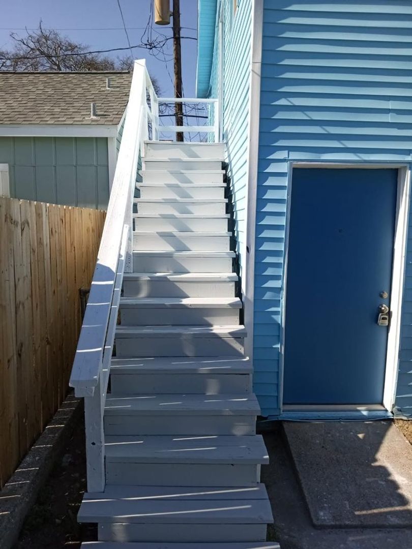 Galveston Apartment: 3718 Avenue M 1/2