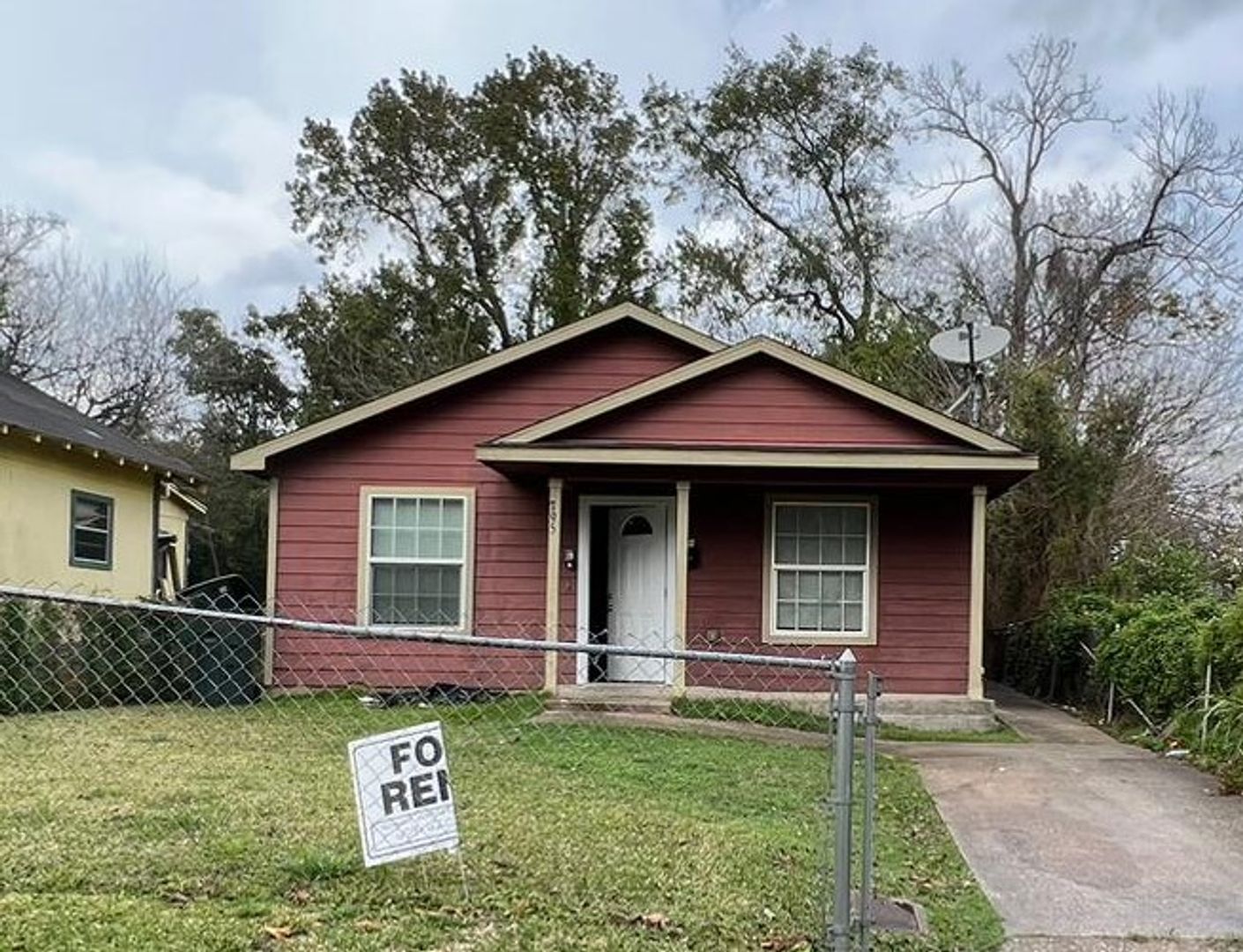 Beaumont House: 795 Devilleneuve St