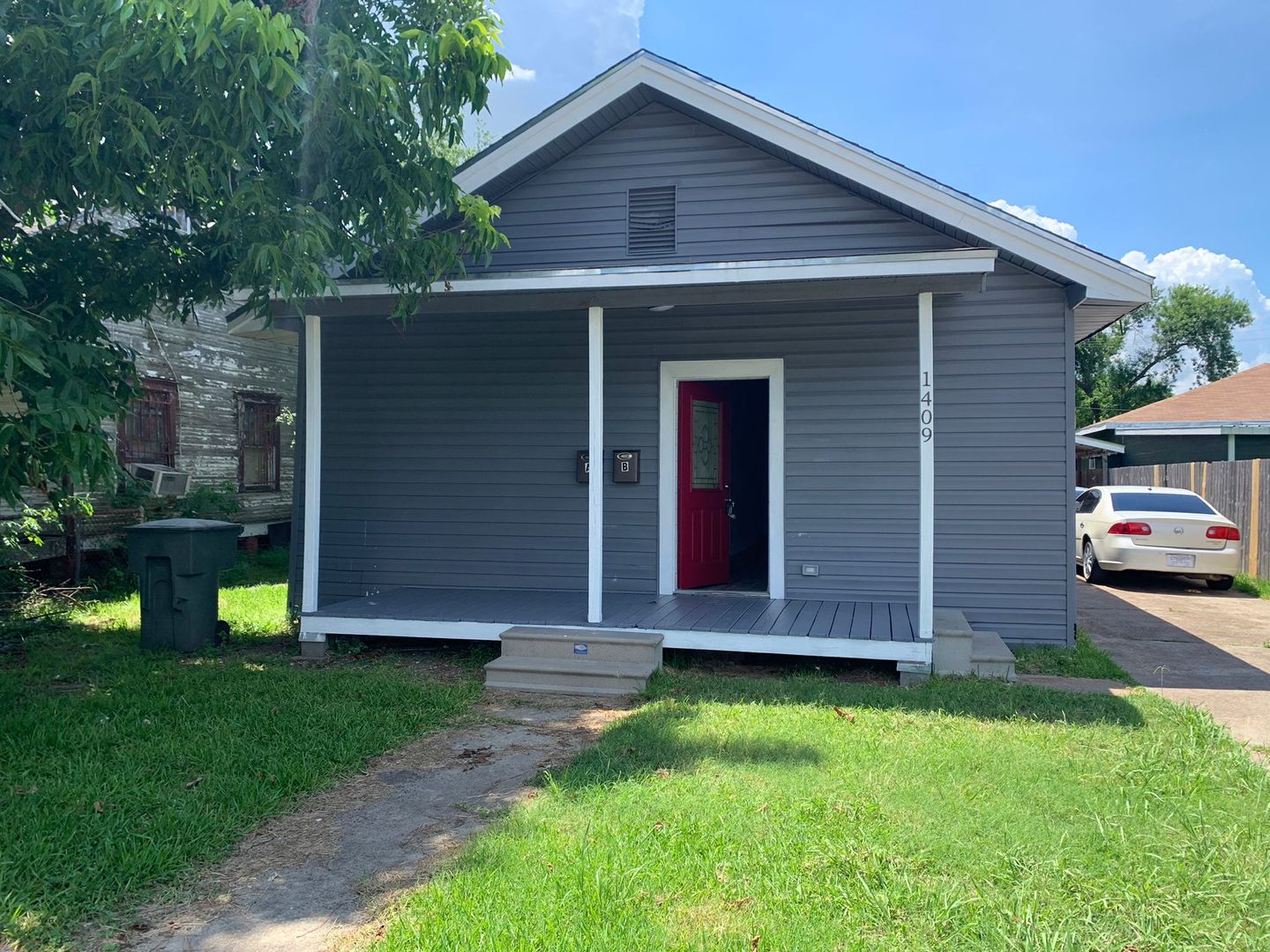 Port Arthur Apartment: 1409 10th St