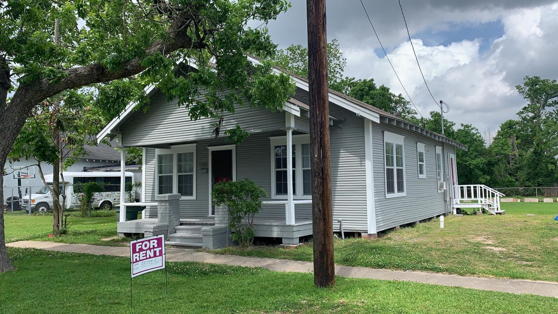 Beaumont Apartment: 1140 Ewing St