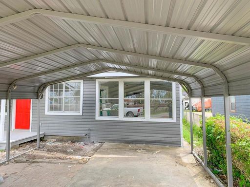 303 Harlem St, Sweeney, TX 77480