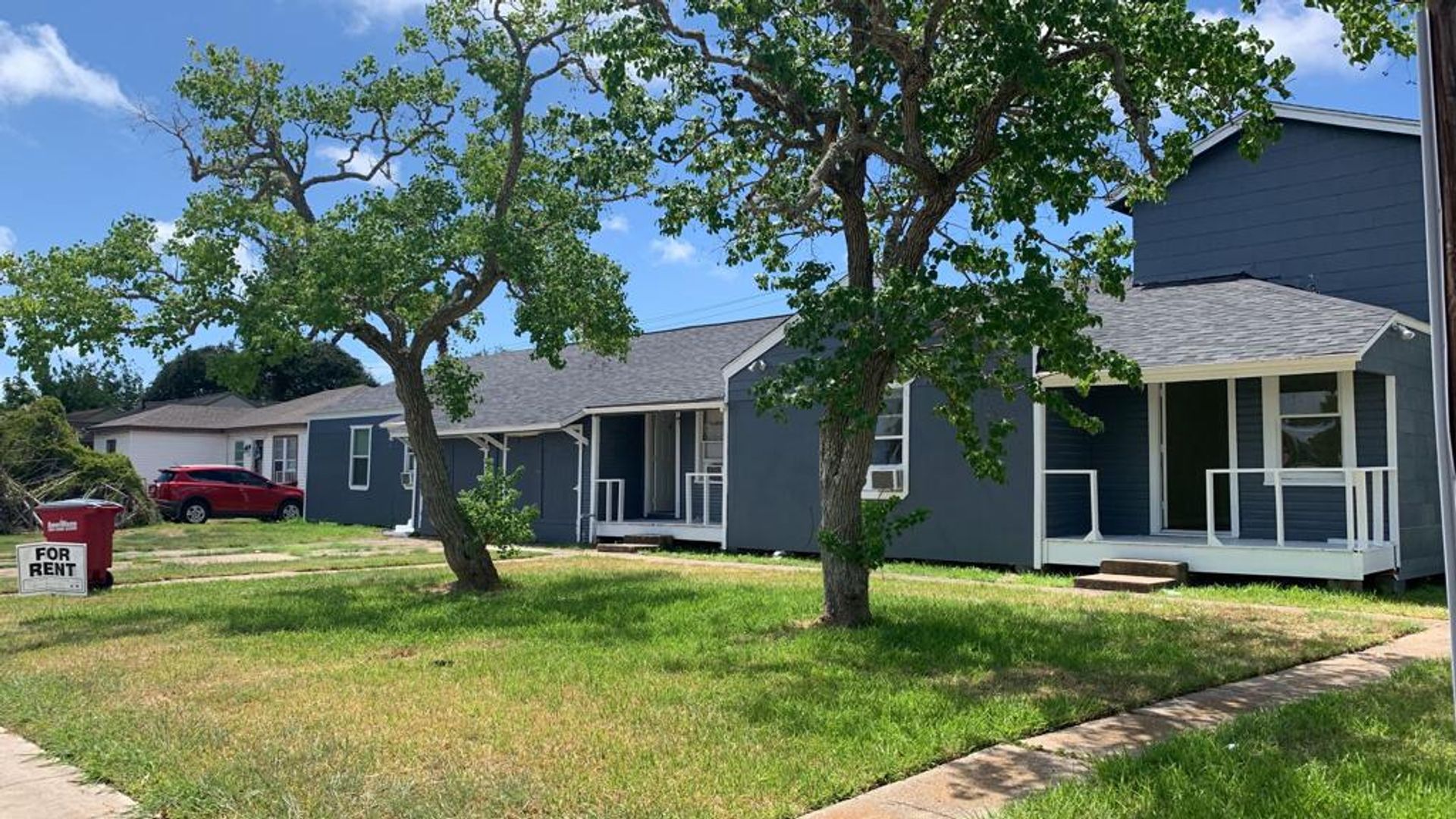 Freeport Apartment: 527 W 8th St