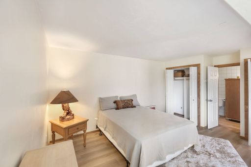 Hill Condo Studio with Washer/Dryer