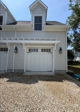 Garage in Union Hill!