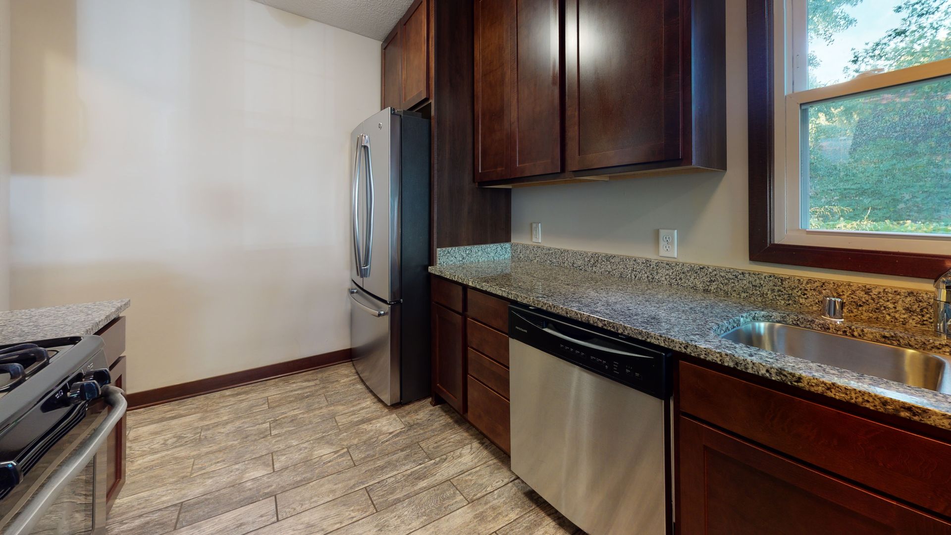 Minneapolis Apartment: 1078 18th Ave SE