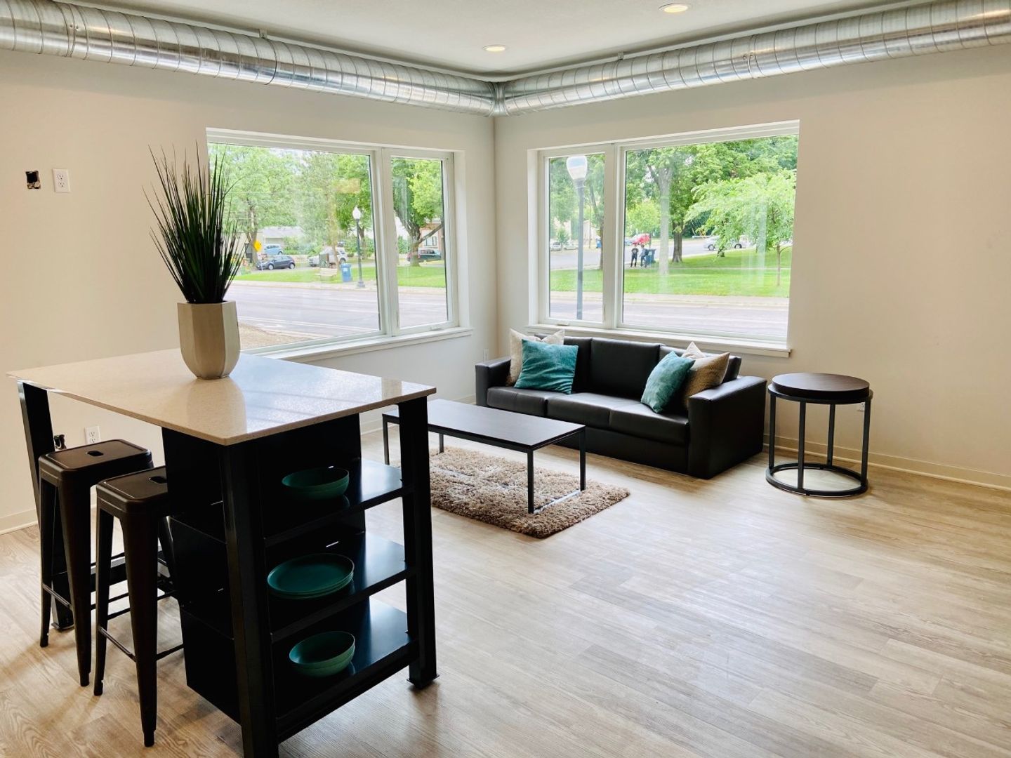 Minneapolis Apartment: 932/934/936/938 15th Ave SE