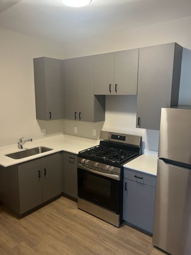 Minneapolis Apartment: 411 12th Ave SE