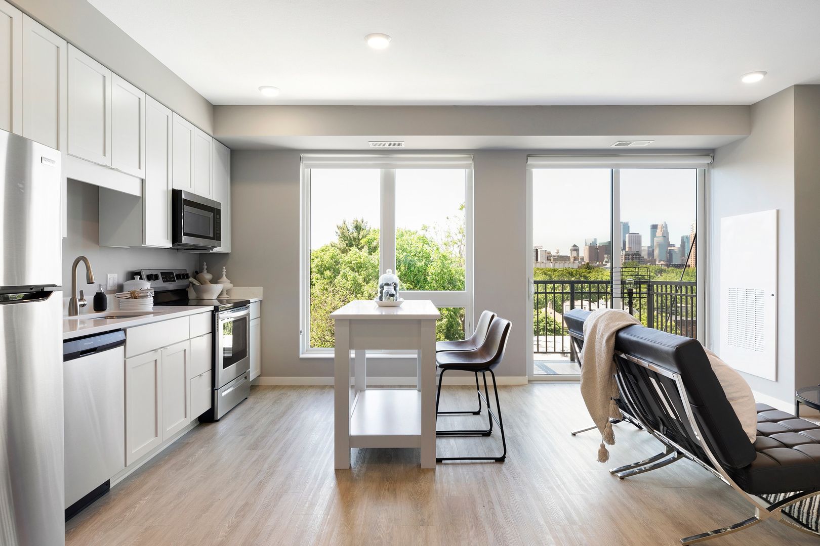 Minneapolis Apartment: 821 6th Ave SE