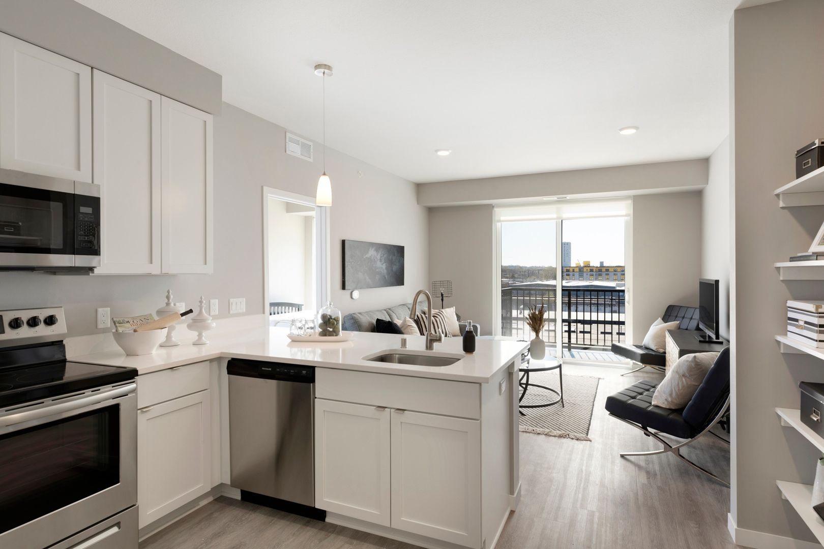 Minneapolis Apartment: 821 6th Ave SE